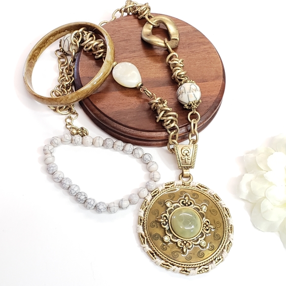 Jewelry - Statement Necklace W/2 Free Bracelets